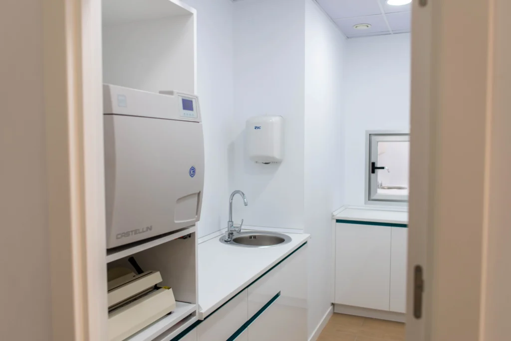 clinicas dentales en sevilla este